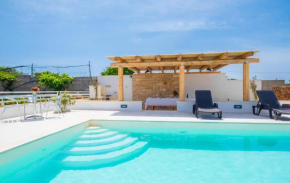 Dependance Specchia with Pool
